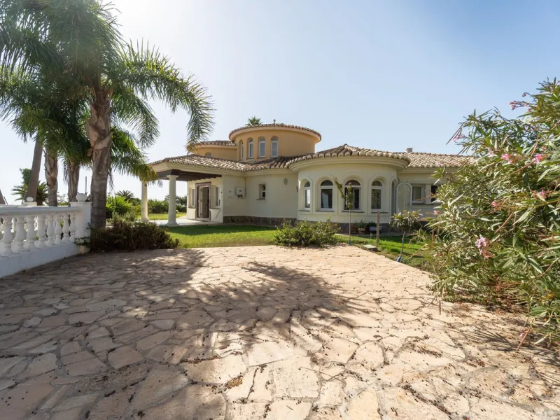Beautiful South-Facing Five-Bedroom Villa in El Chaparral, Mijas Costa.