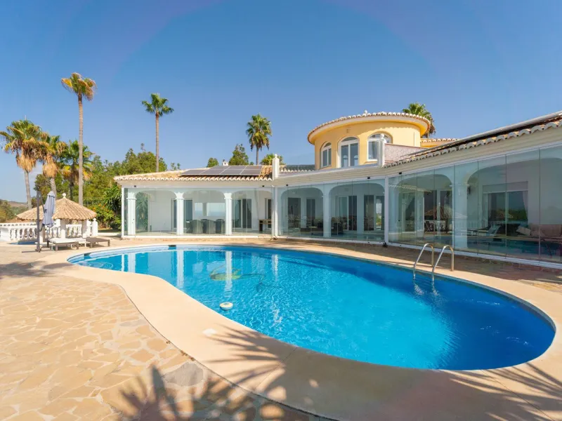 Beautiful South-Facing Five-Bedroom Villa in El Chaparral, Mijas Costa.