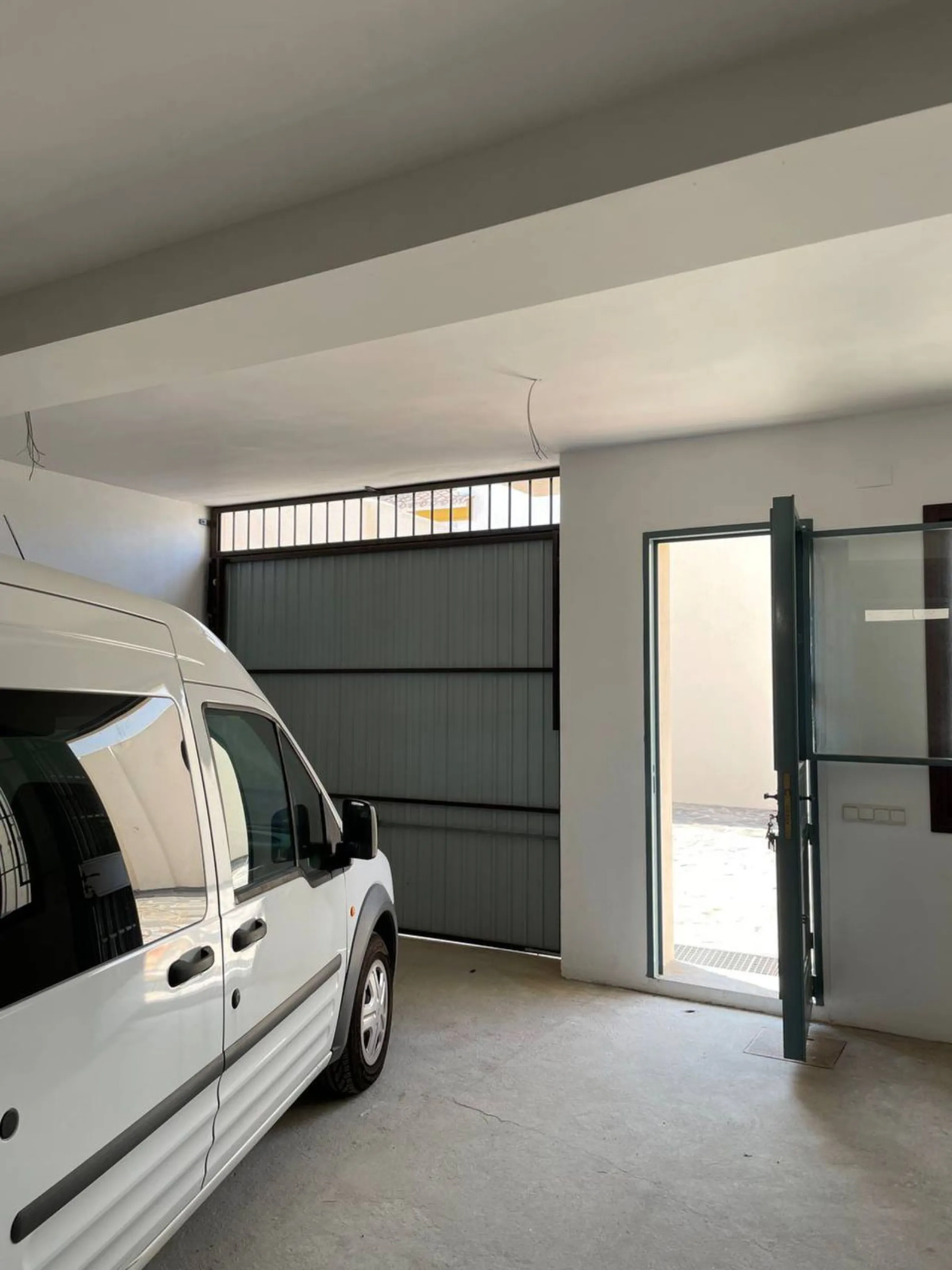 House - Detached Villa в продаже в Marbella, Málaga. В доме 4 спален и 3 ванных комнат. Площадь дома 400 м²