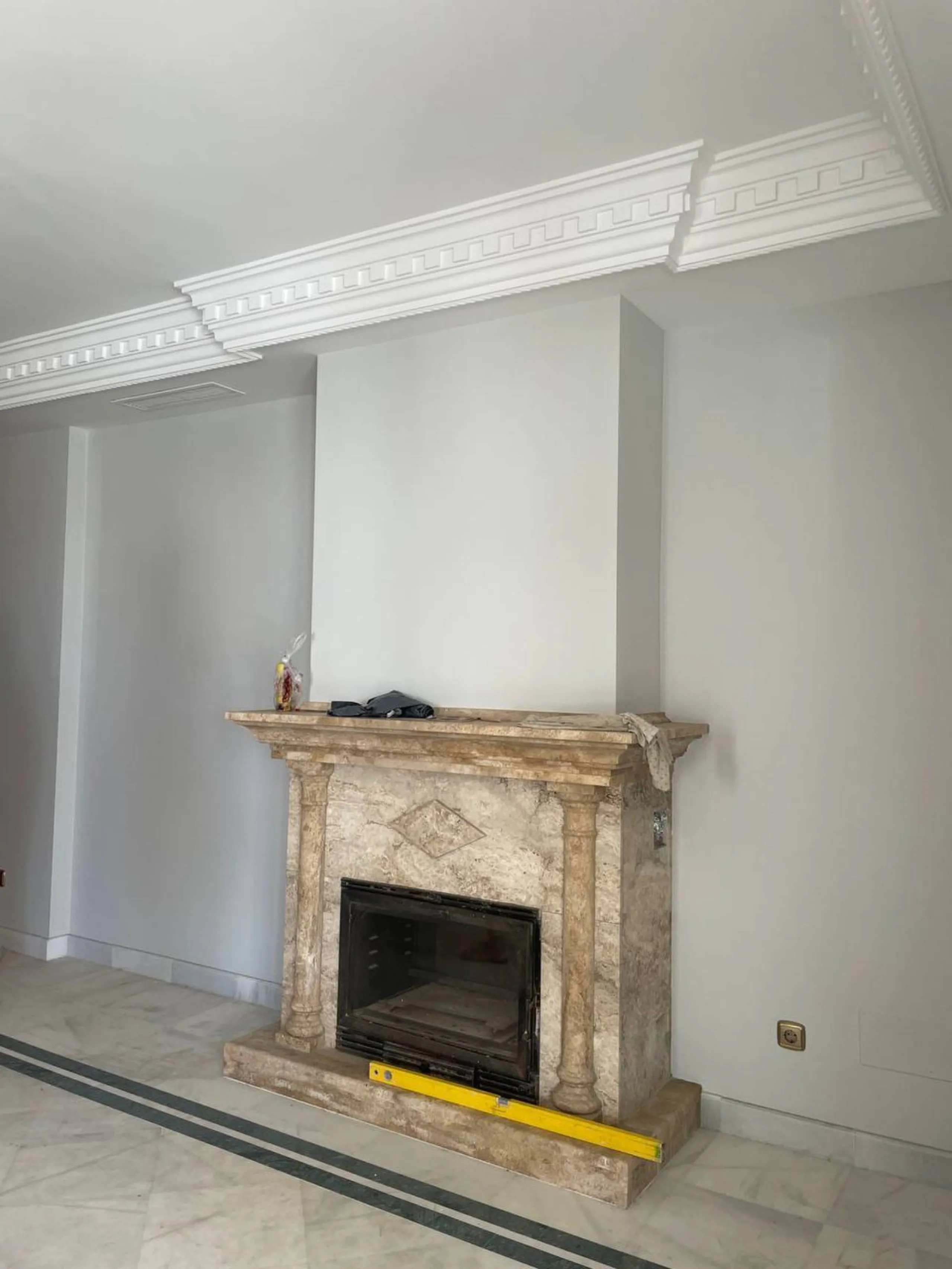 House - Detached Villa в продаже в Marbella, Málaga. В доме 4 спален и 3 ванных комнат. Площадь дома 400 м²