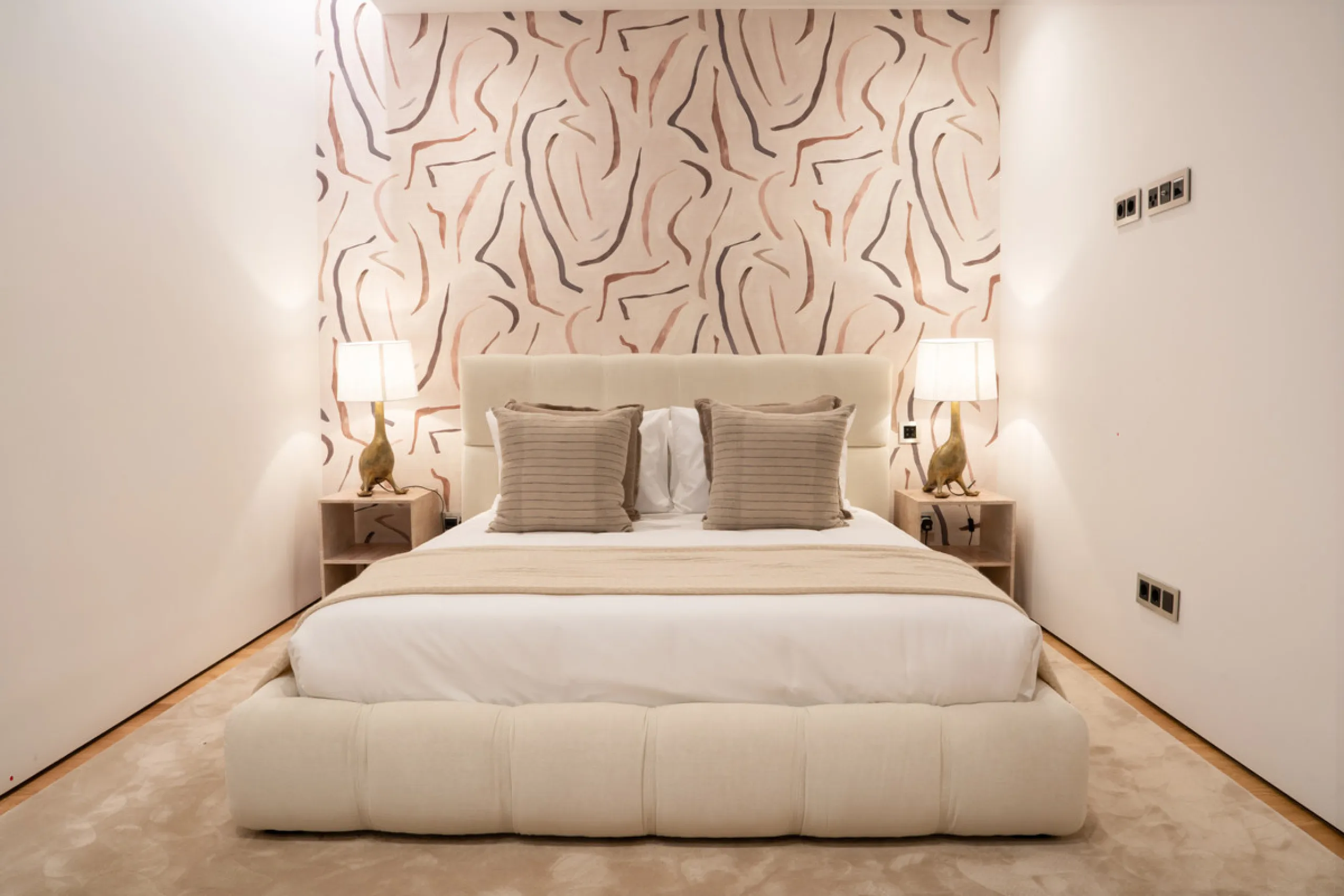 This exquisite 4-bedroom duplex in Epic Marbella by Fendi offers the ultimate in luxury living on Marbella's prestigious Golden Mile. With 337.94 m² of beautifully designed interiors and a 105.38 m² private terrace, this brand-new residence is the perfect