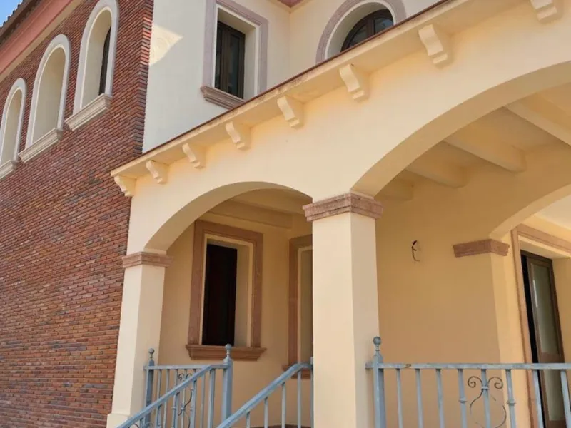 House - Detached Villa в продаже в Marbella, Málaga. В доме 4 спален и 3 ванных комнат. Площадь дома 400 м²