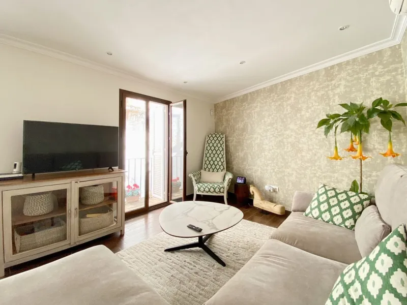 Charming house in the old town, with a stunning sunny terrace and beautiful views of the historic center.