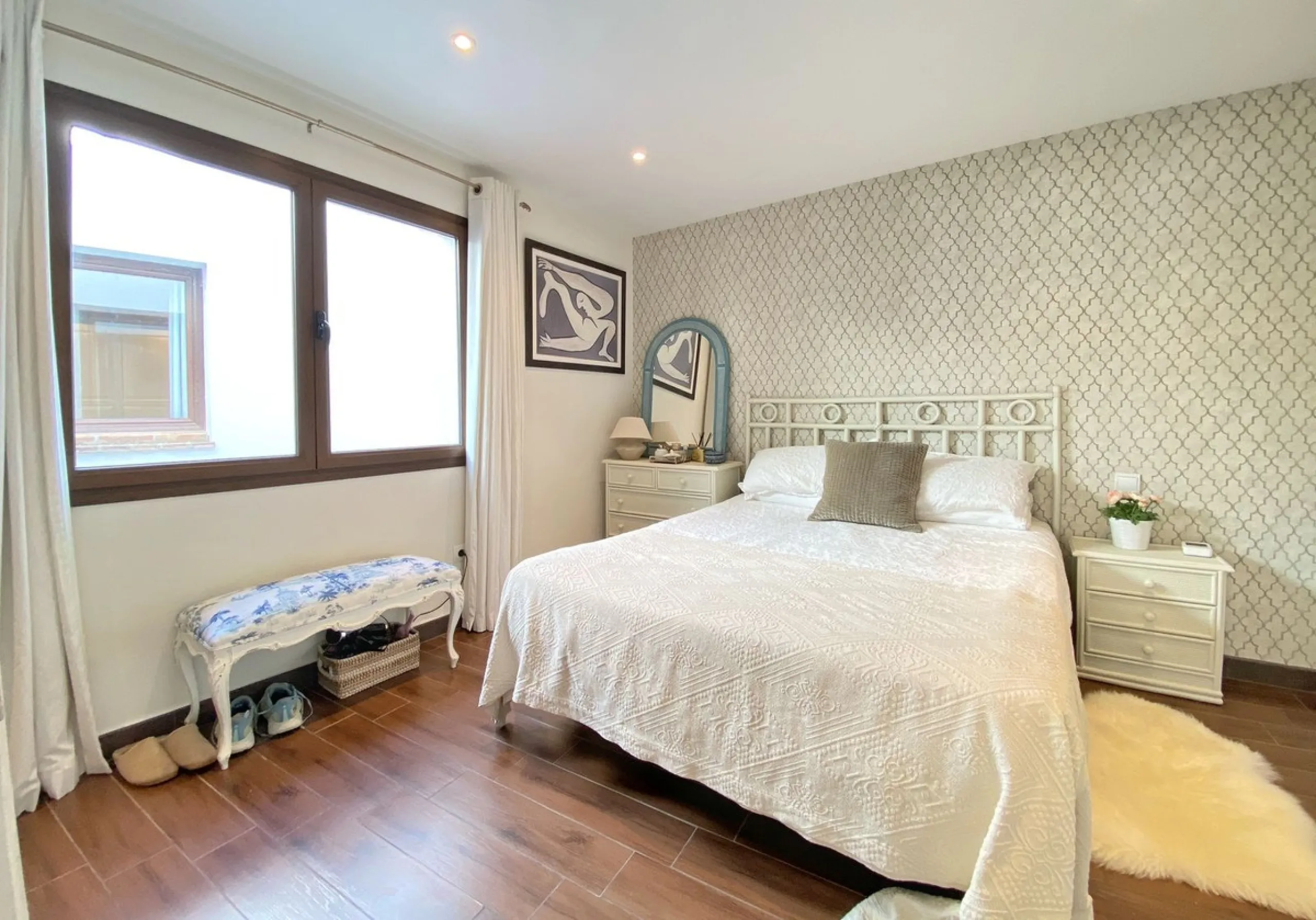 Charming house in the old town, with a stunning sunny terrace and beautiful views of the historic center.