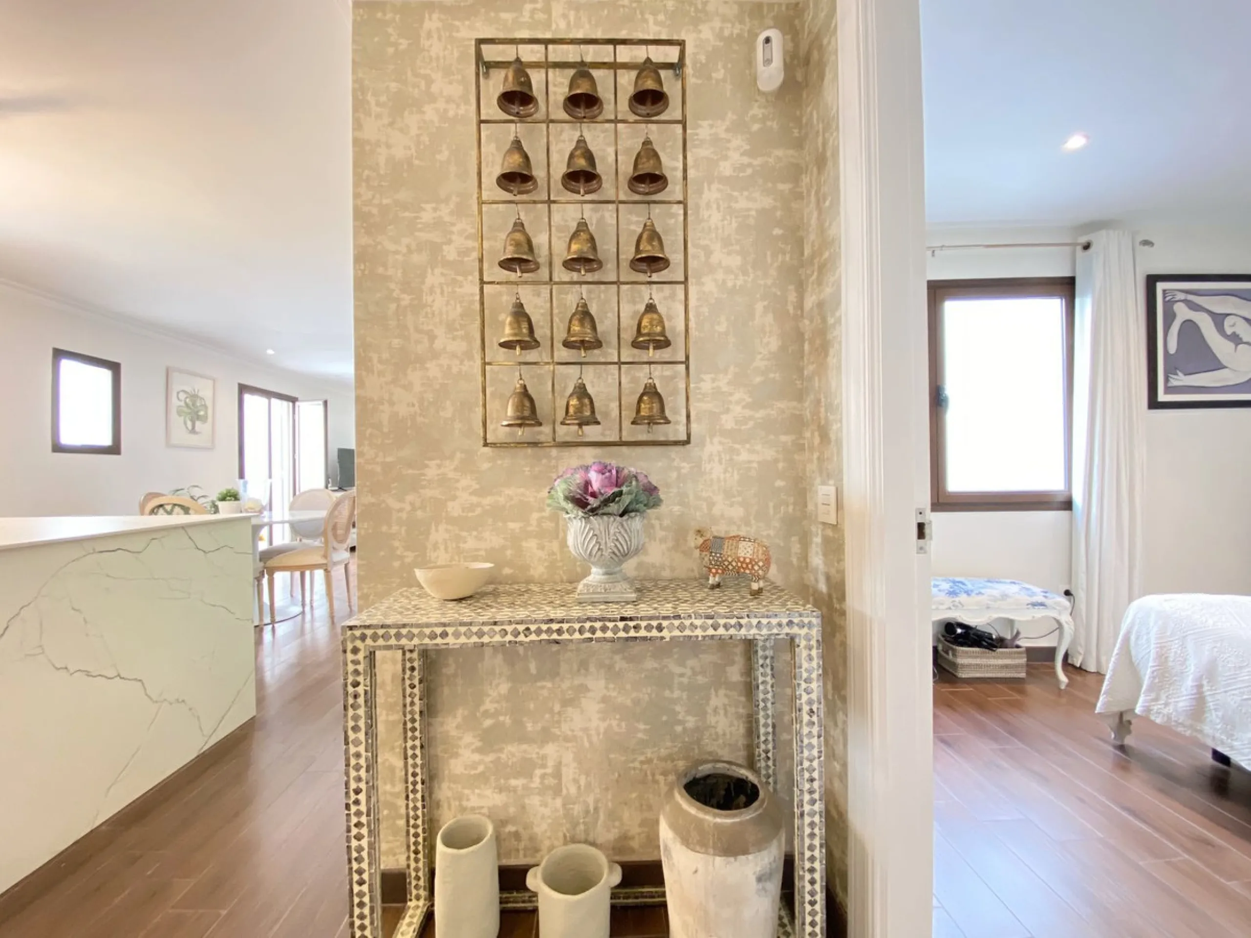 Charming house in the old town, with a stunning sunny terrace and beautiful views of the historic center.