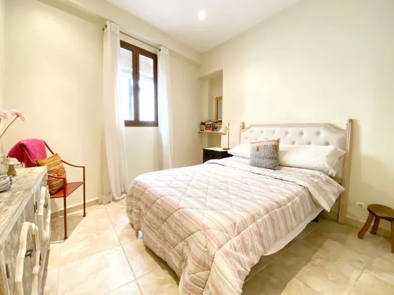 Charming house in the old town, with a stunning sunny terrace and beautiful views of the historic center.
