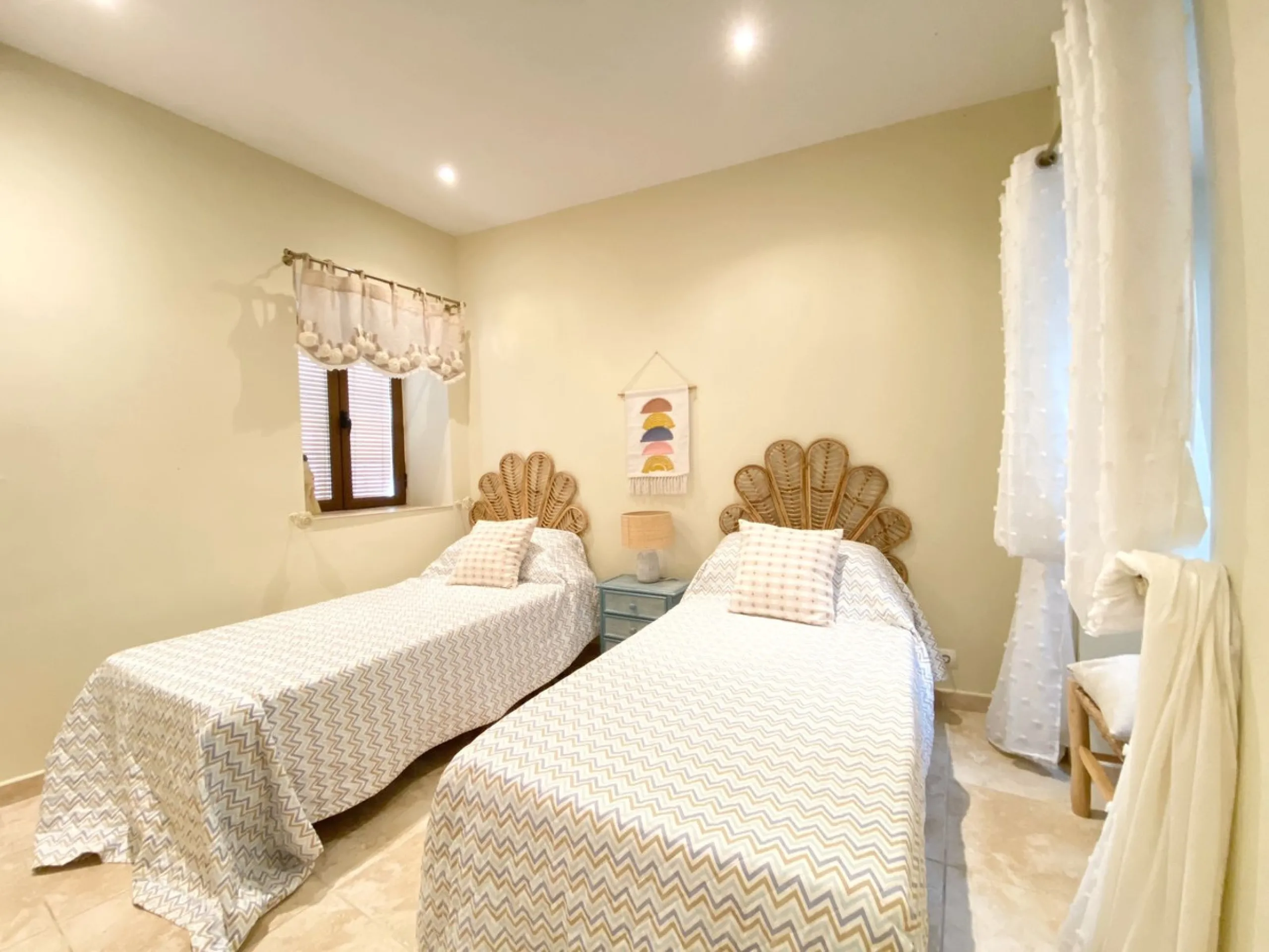 Charming house in the old town, with a stunning sunny terrace and beautiful views of the historic center.