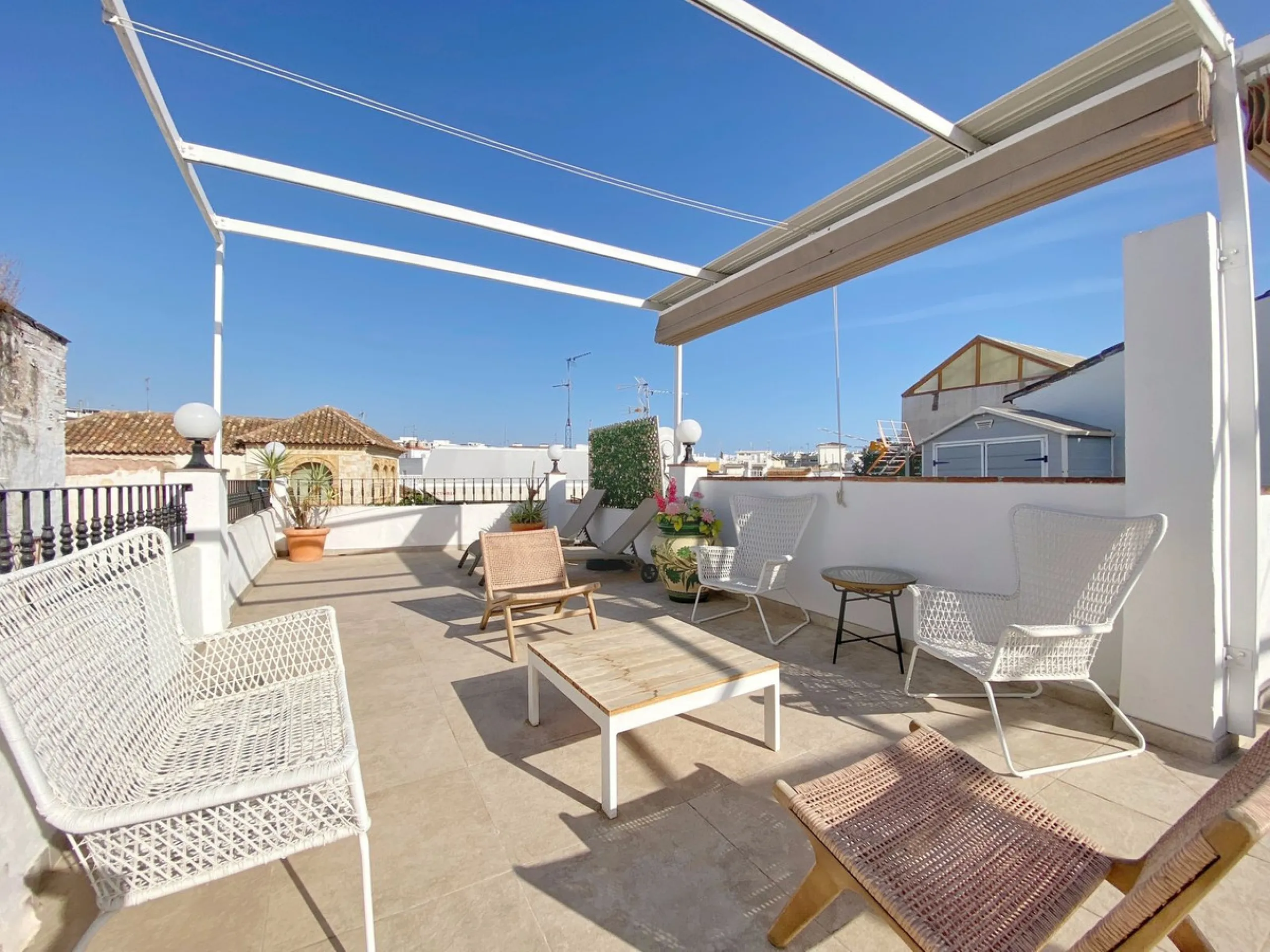 Charming house in the old town, with a stunning sunny terrace and beautiful views of the historic center.