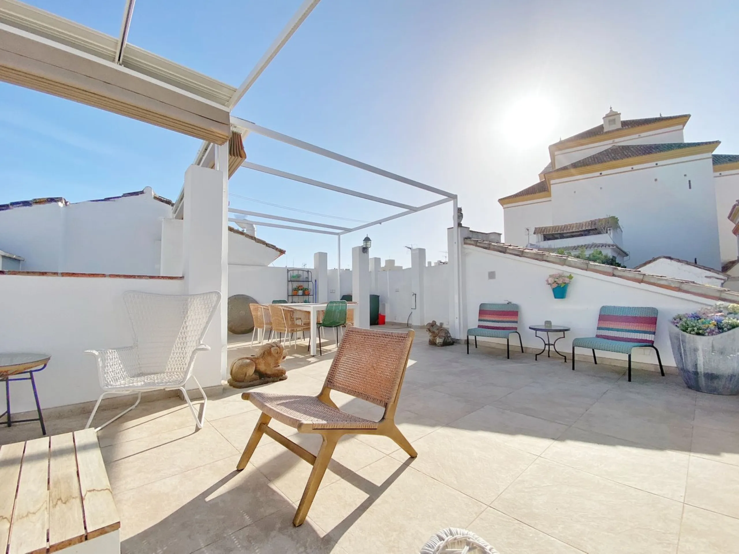 Charming house in the old town, with a stunning sunny terrace and beautiful views of the historic center.