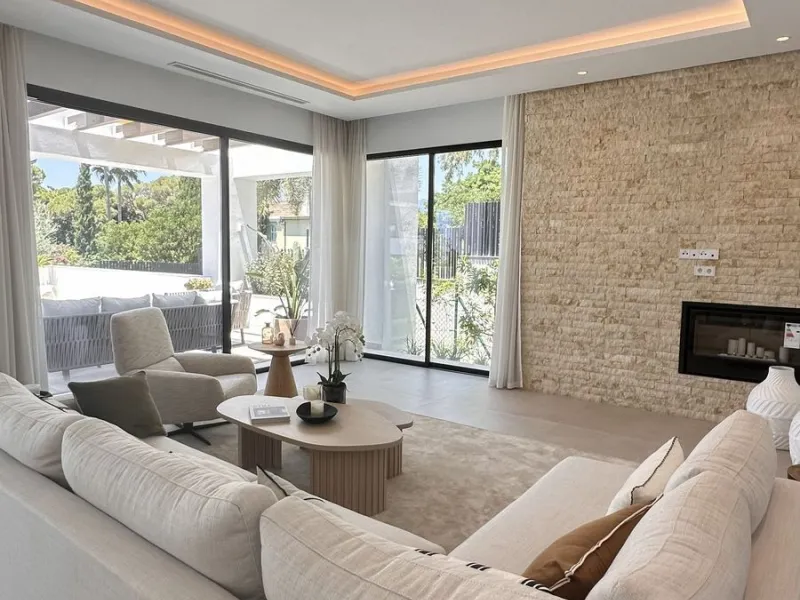 Elegant Villa in Marbella's Prestigious Golden Mile