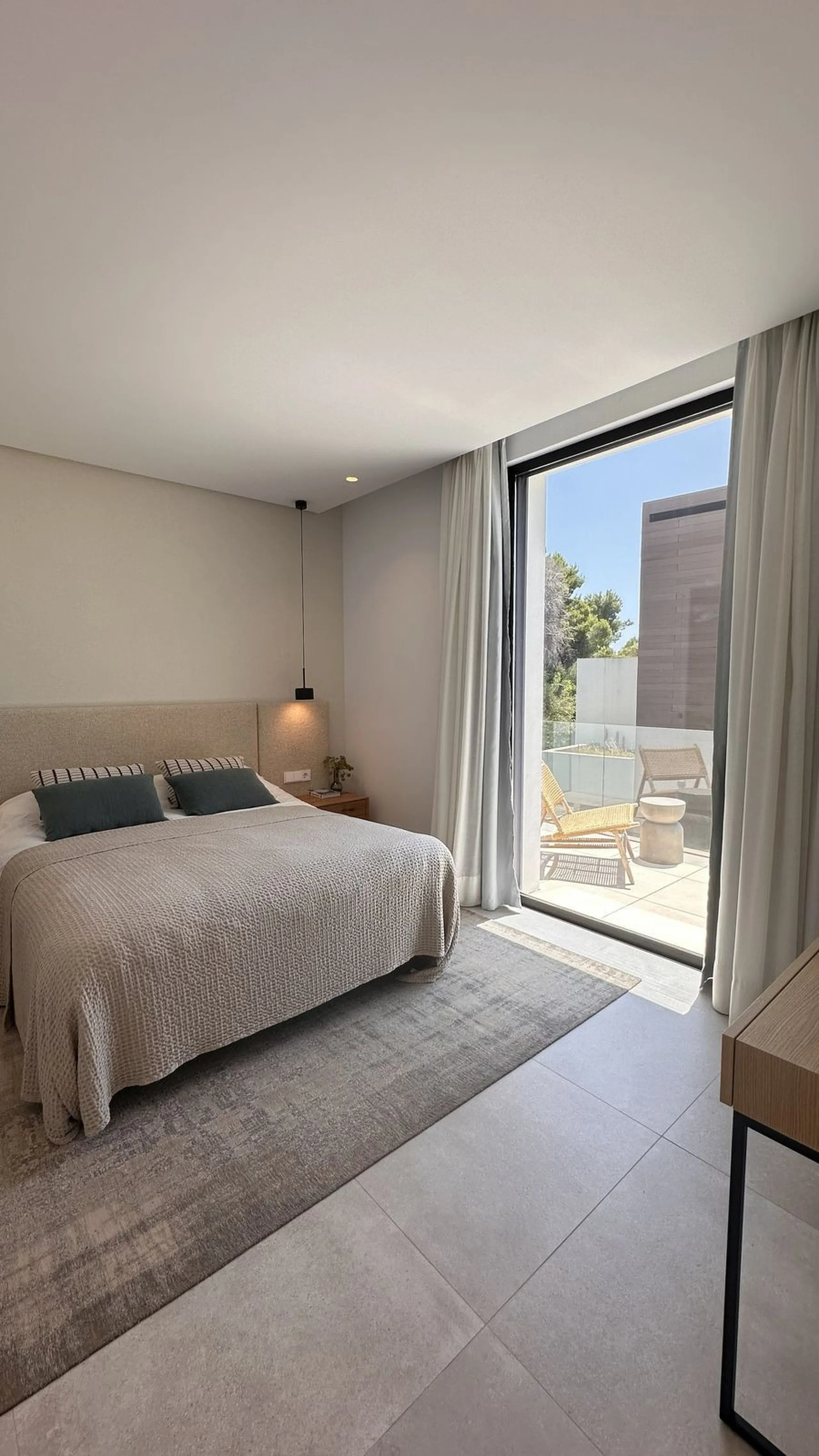 Elegant Villa in Marbella's Prestigious Golden Mile