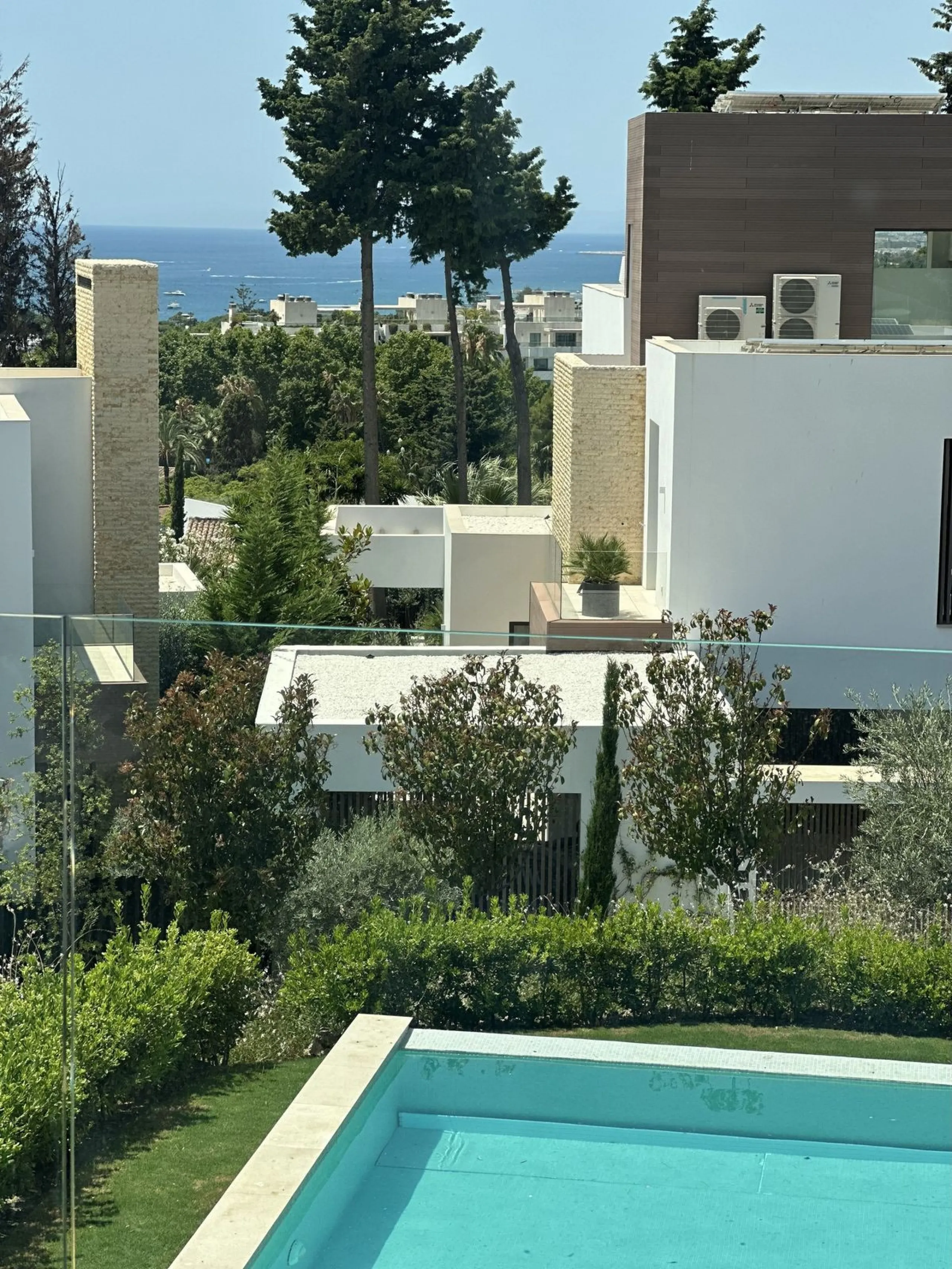 Elegant Villa in Marbella's Prestigious Golden Mile