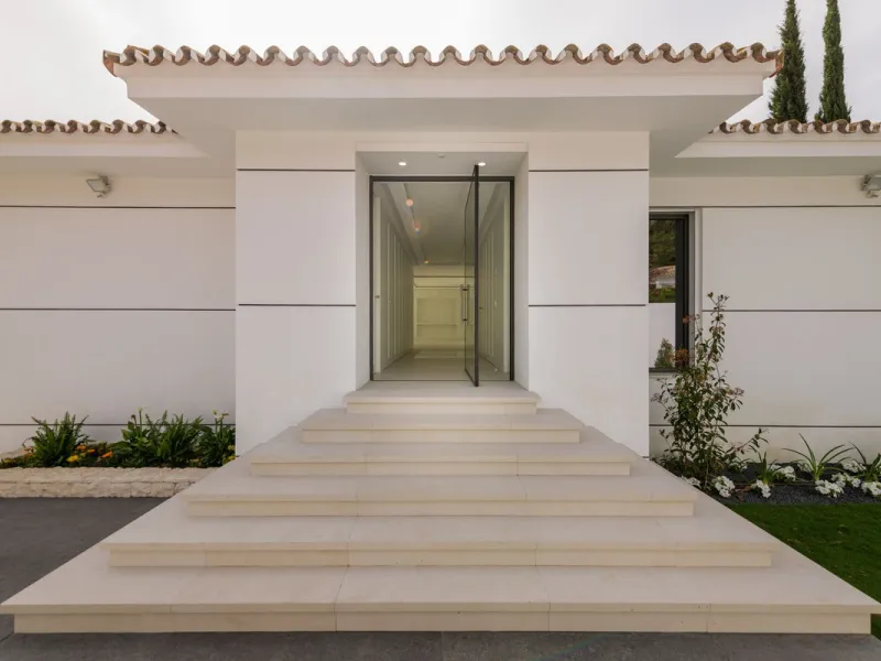 Contemporary Villa in Guadalmina – Design, Luxury & Technology just 4 minutes from the Shopping Center