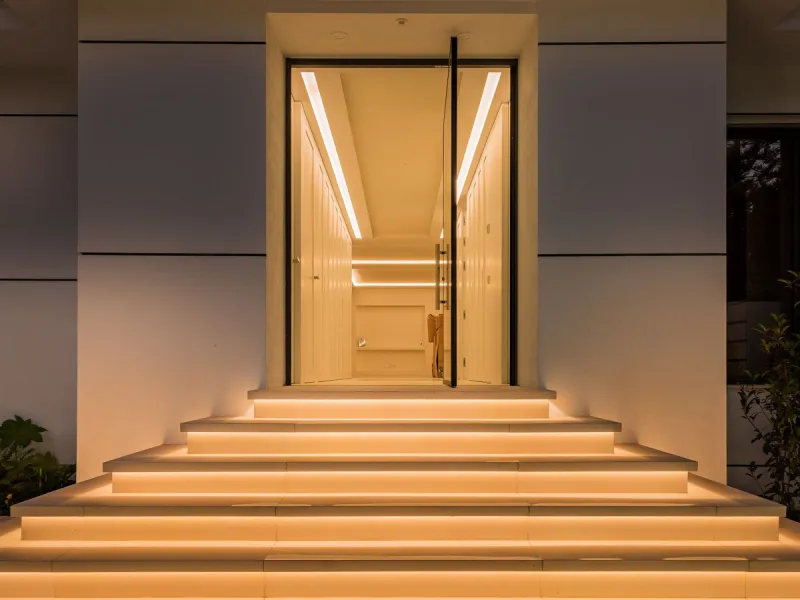 Contemporary Villa in Guadalmina – Design, Luxury & Technology just 4 minutes from the Shopping Center