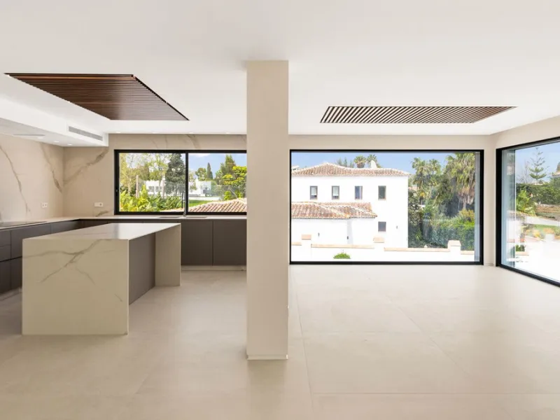 Contemporary Villa in Guadalmina – Design, Luxury & Technology just 4 minutes from the Shopping Center