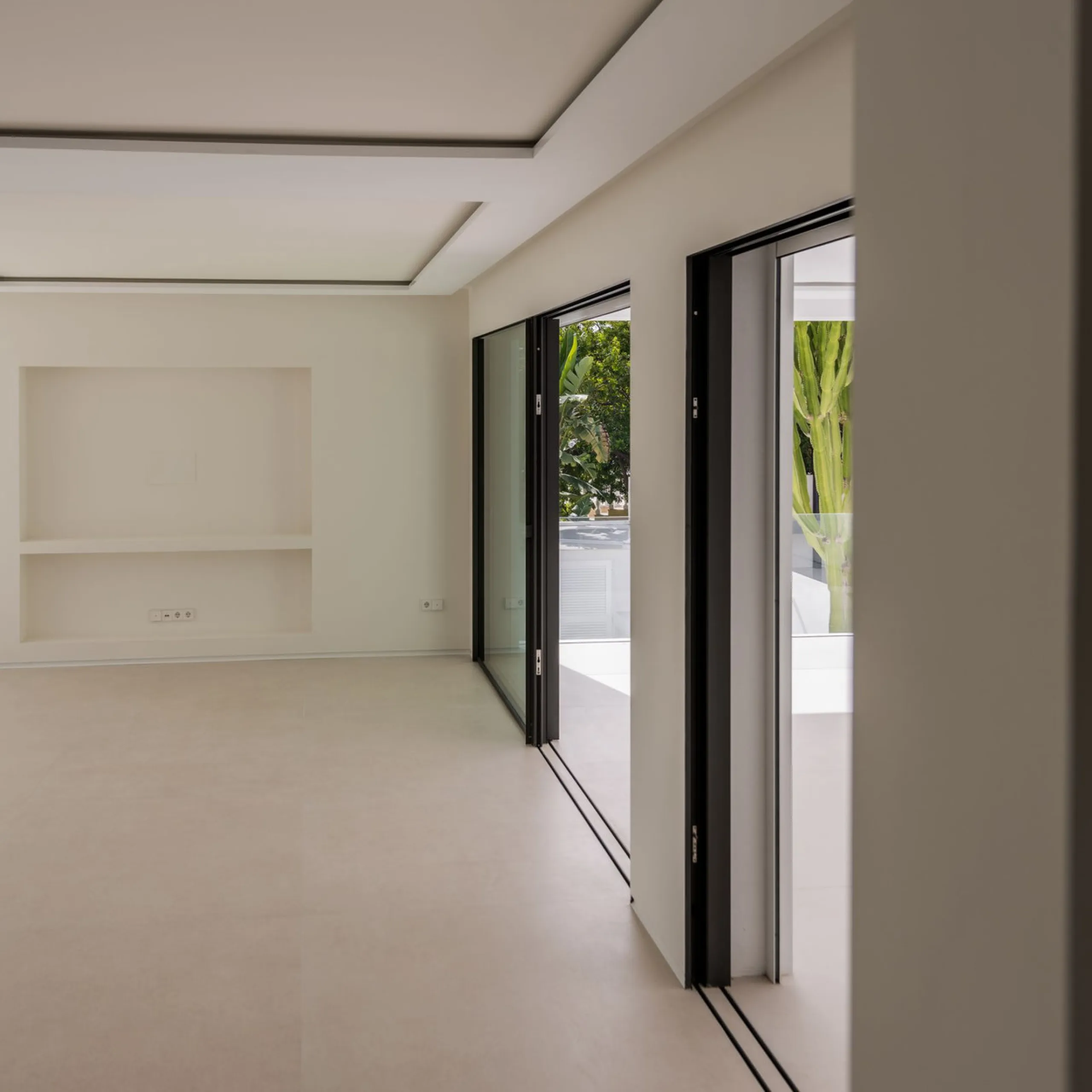 Contemporary Villa in Guadalmina – Design, Luxury & Technology just 4 minutes from the Shopping Center