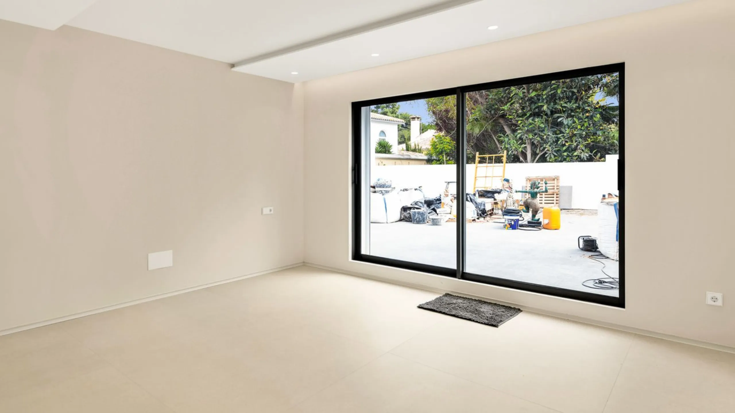 Contemporary Villa in Guadalmina – Design, Luxury & Technology just 4 minutes from the Shopping Center