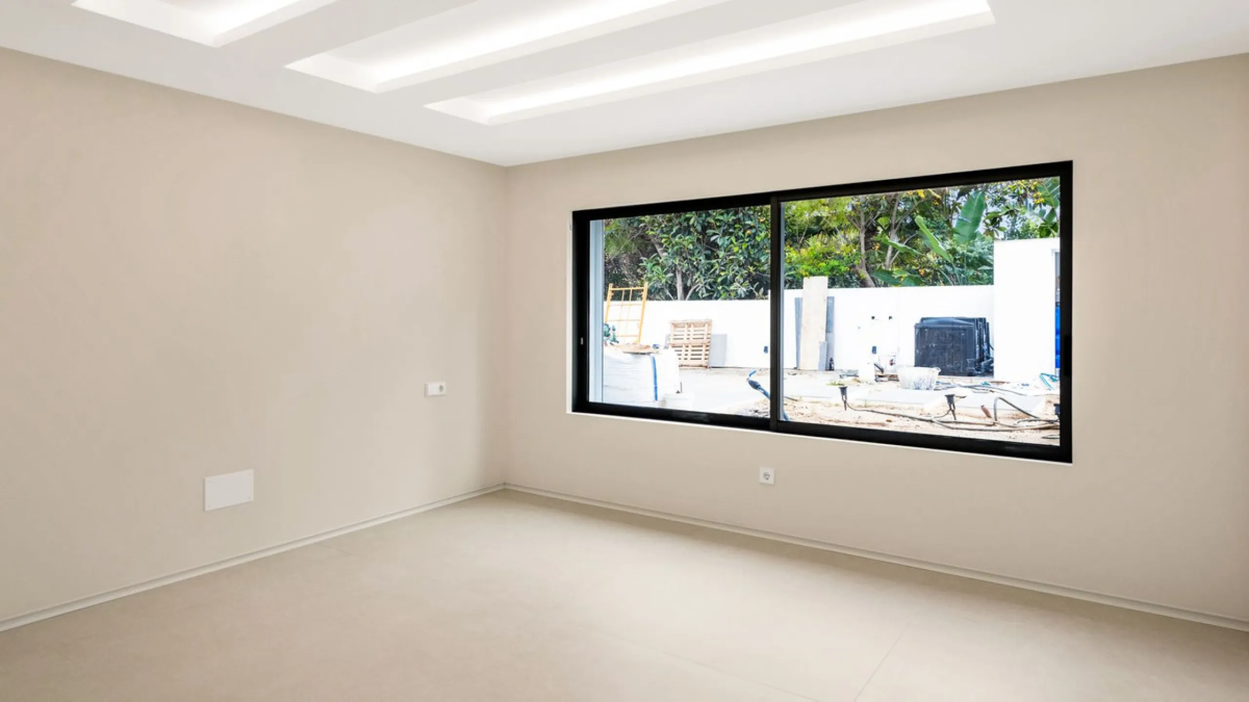Contemporary Villa in Guadalmina – Design, Luxury & Technology just 4 minutes from the Shopping Center