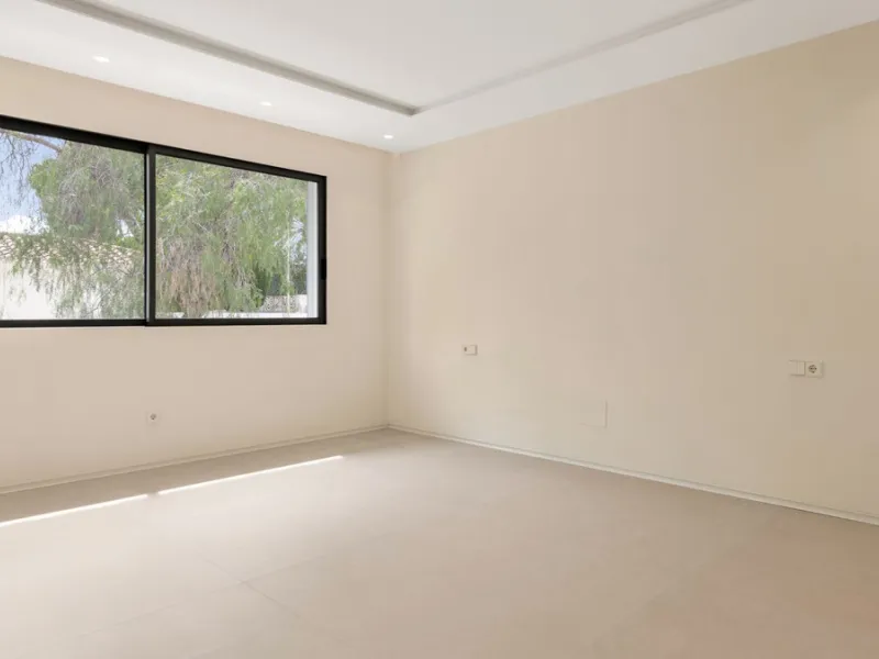 Contemporary Villa in Guadalmina – Design, Luxury & Technology just 4 minutes from the Shopping Center
