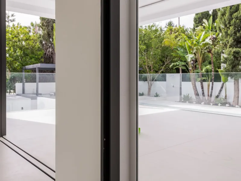 Contemporary Villa in Guadalmina – Design, Luxury & Technology just 4 minutes from the Shopping Center