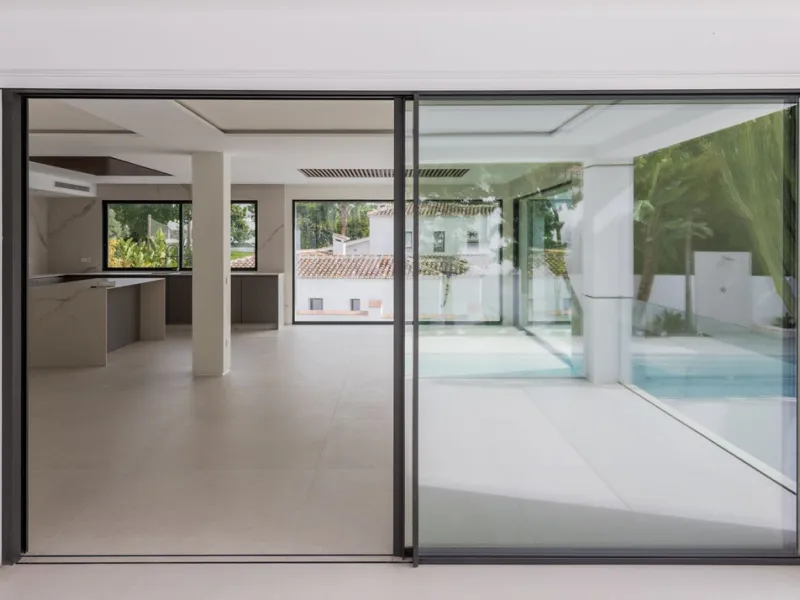 Contemporary Villa in Guadalmina – Design, Luxury & Technology just 4 minutes from the Shopping Center