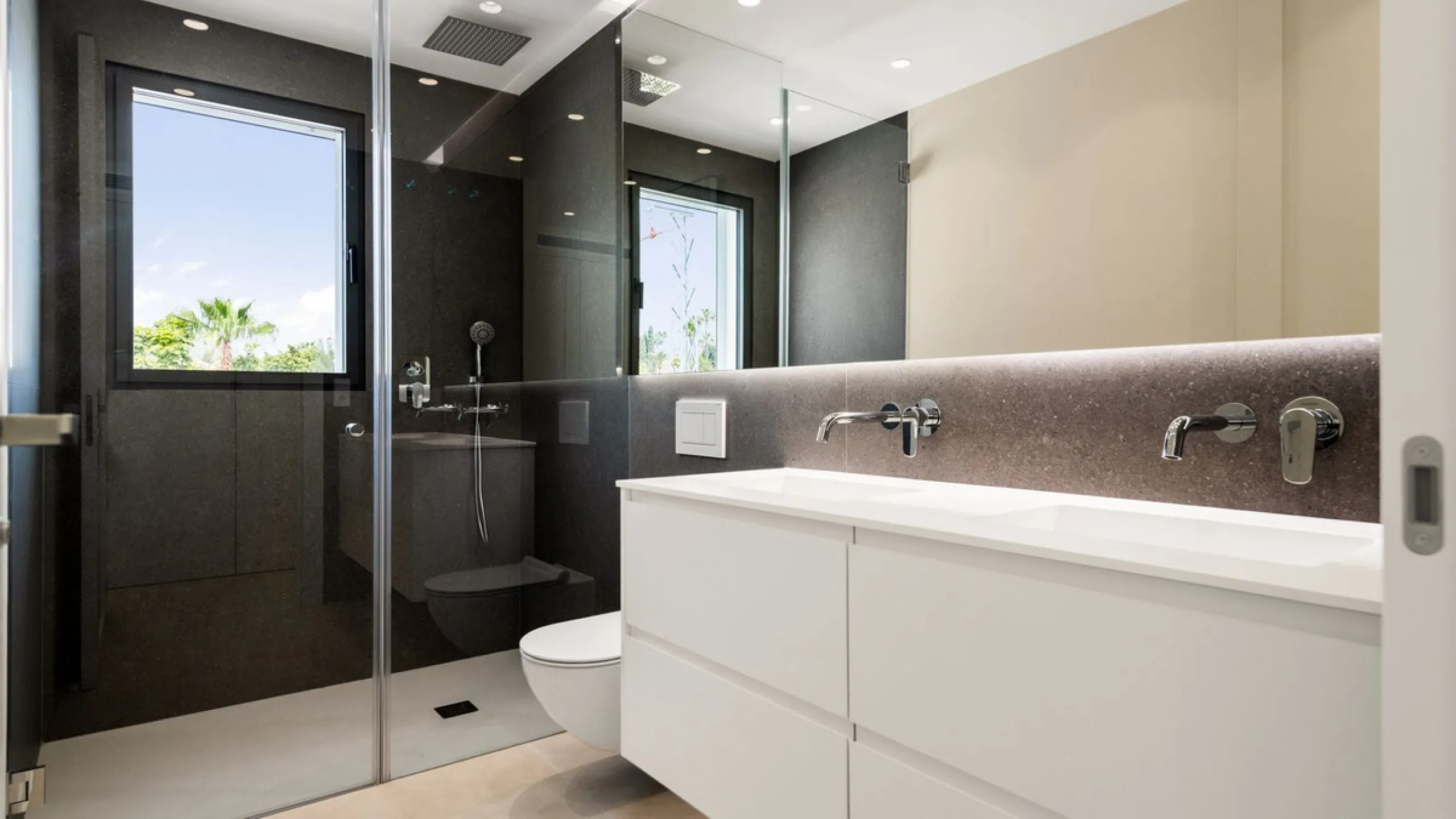 Contemporary Villa in Guadalmina – Design, Luxury & Technology just 4 minutes from the Shopping Center