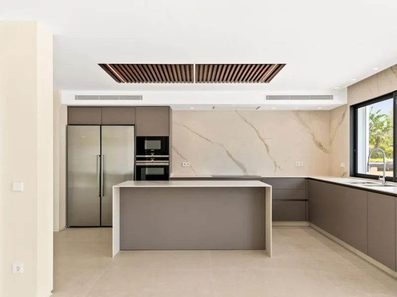 Contemporary Villa in Guadalmina – Design, Luxury & Technology just 4 minutes from the Shopping Center