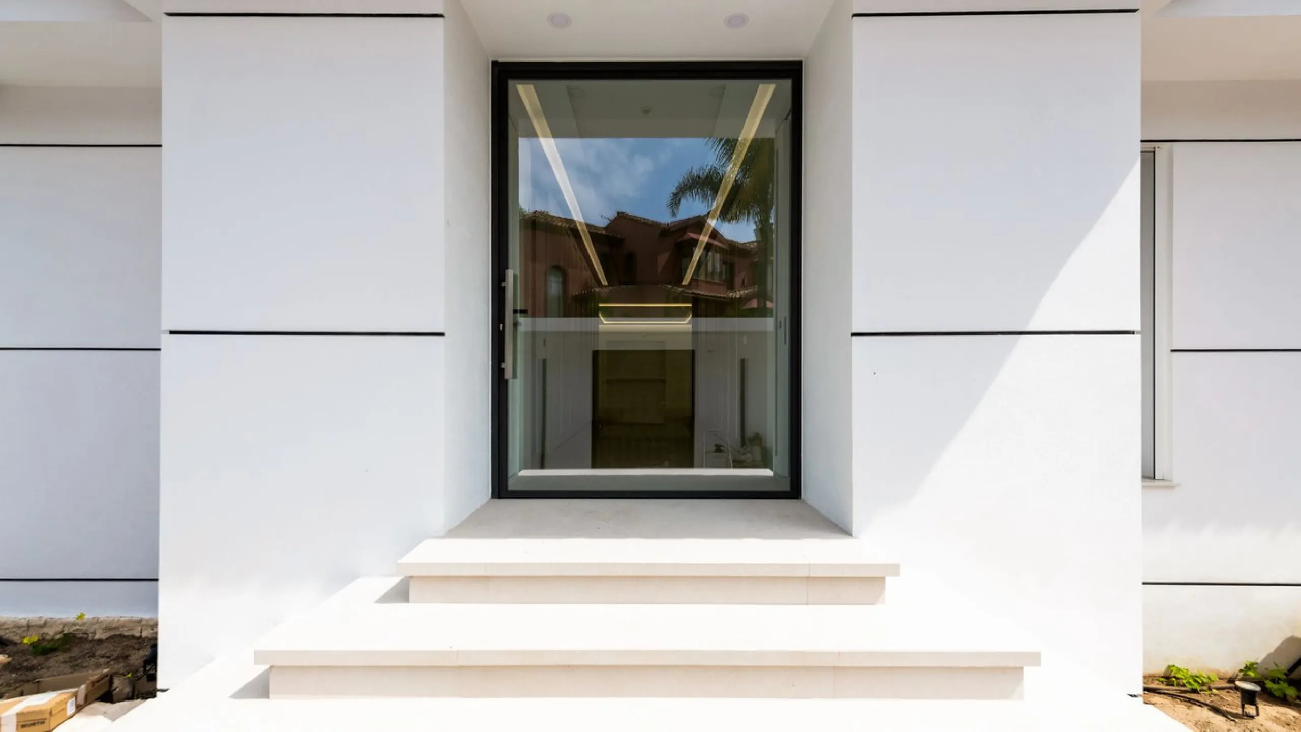 Contemporary Villa in Guadalmina – Design, Luxury & Technology just 4 minutes from the Shopping Center