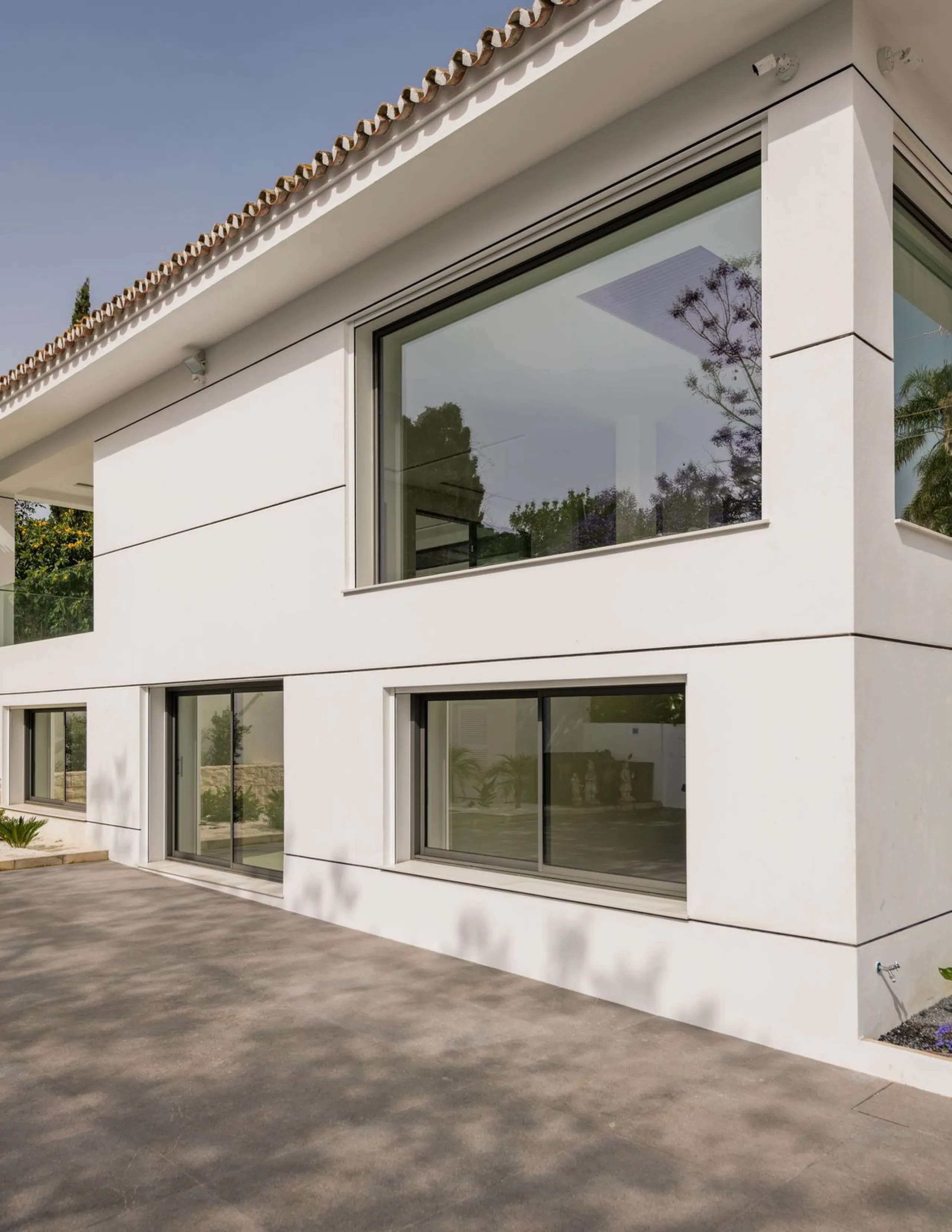 Contemporary Villa in Guadalmina – Design, Luxury & Technology just 4 minutes from the Shopping Center