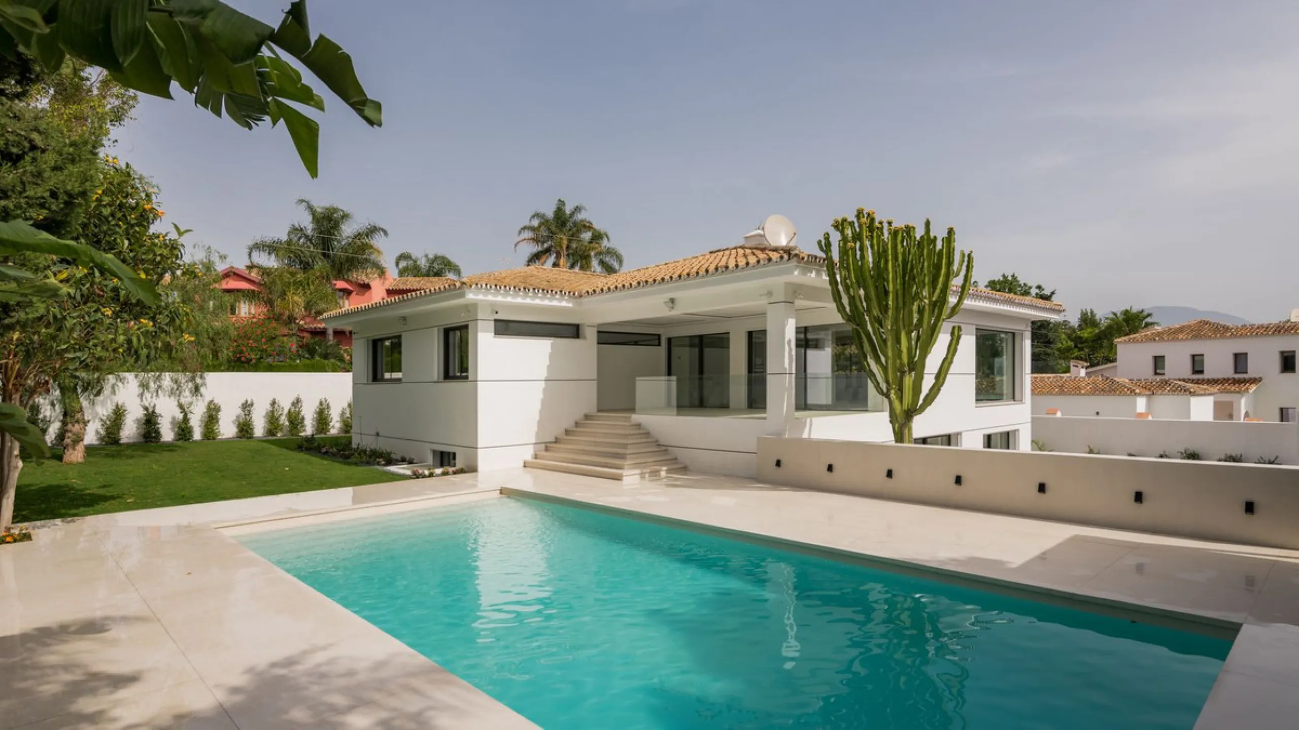 Contemporary Villa in Guadalmina – Design, Luxury & Technology just 4 minutes from the Shopping Center