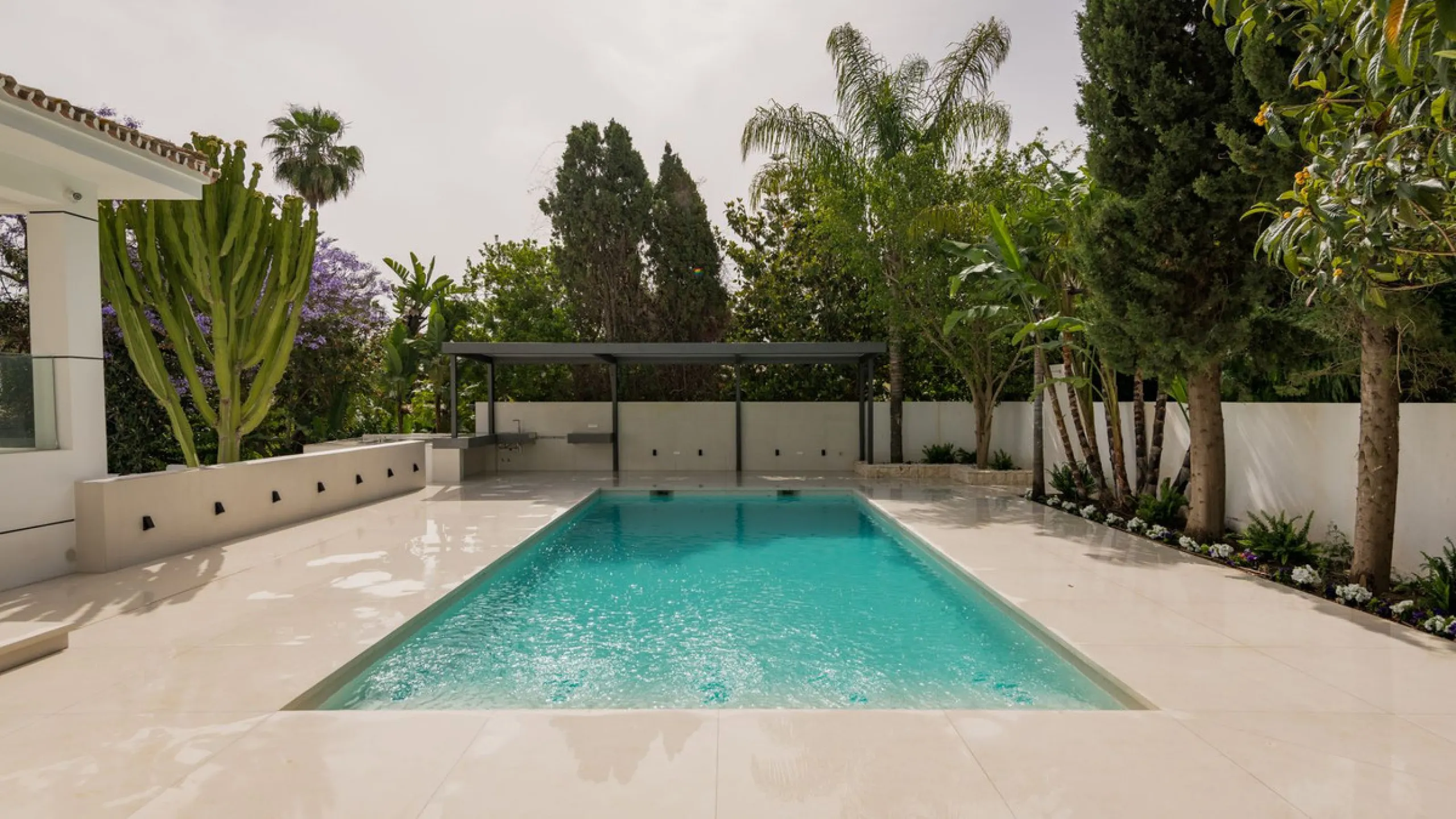 Contemporary Villa in Guadalmina – Design, Luxury & Technology just 4 minutes from the Shopping Center