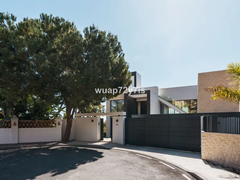 Luxury Villa with First Line Sea Views and Rustic Country Panorama in Benahavís - Marbella