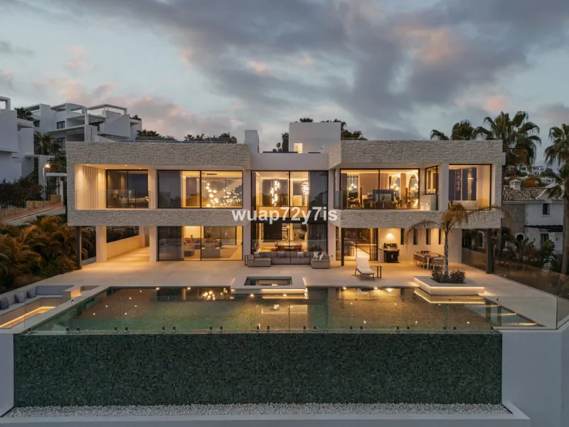 Luxury Villa with First Line Sea Views and Rustic Country Panorama in Benahavís - Marbella