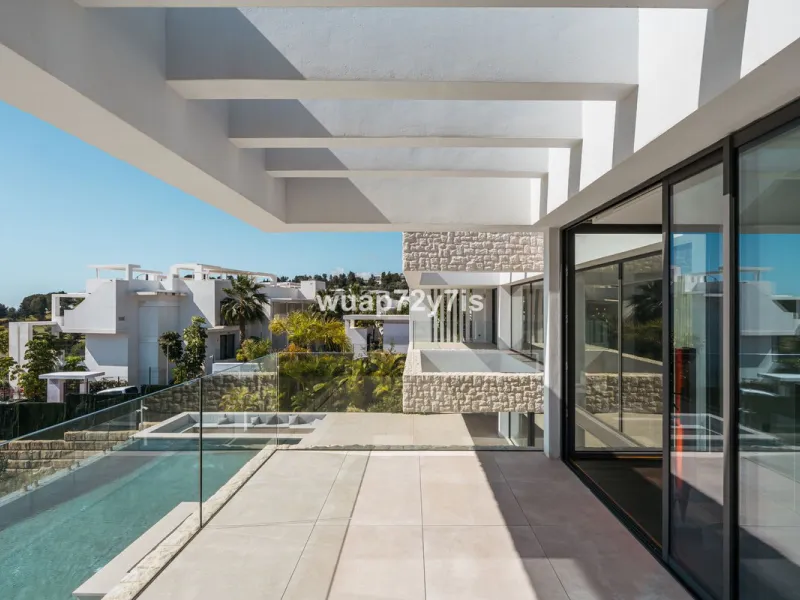 Luxury Villa with First Line Sea Views and Rustic Country Panorama in Benahavís - Marbella