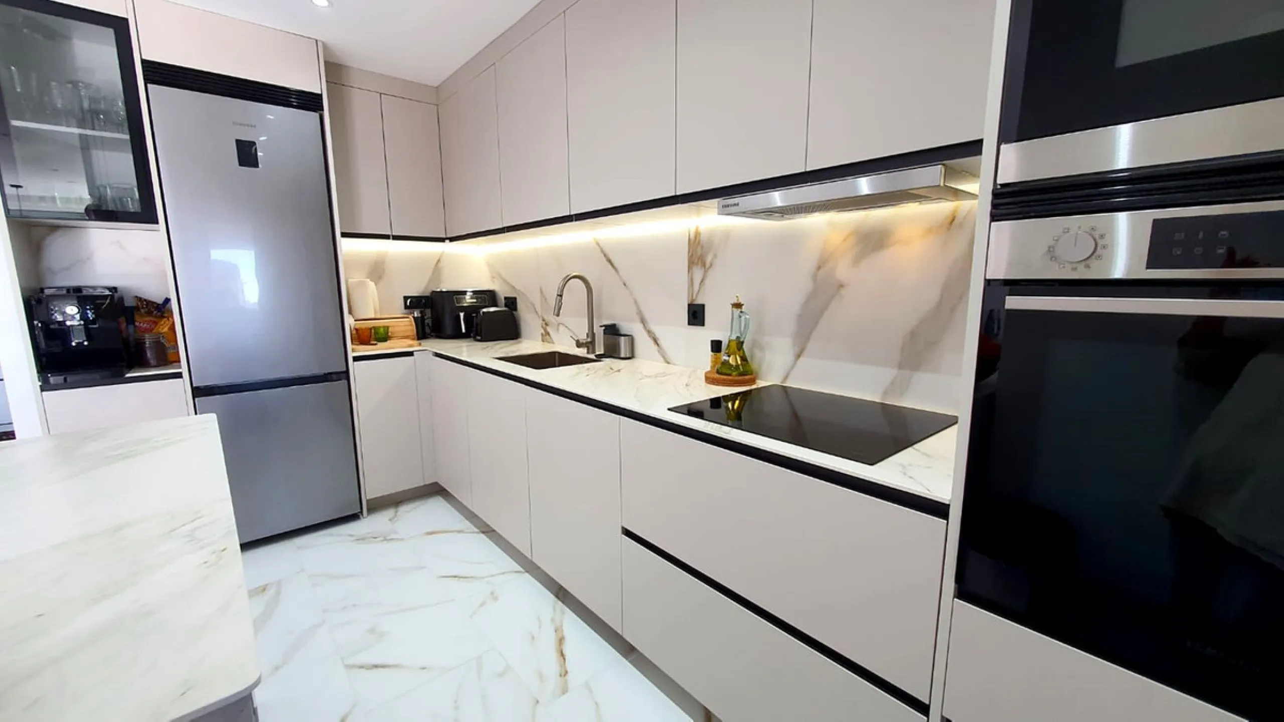 Stunning Fully Renovated Apartment – Fuengirola