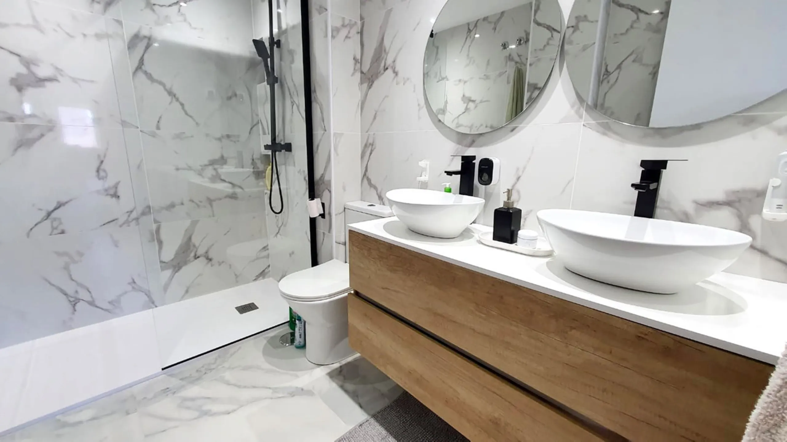 Stunning Fully Renovated Apartment – Fuengirola