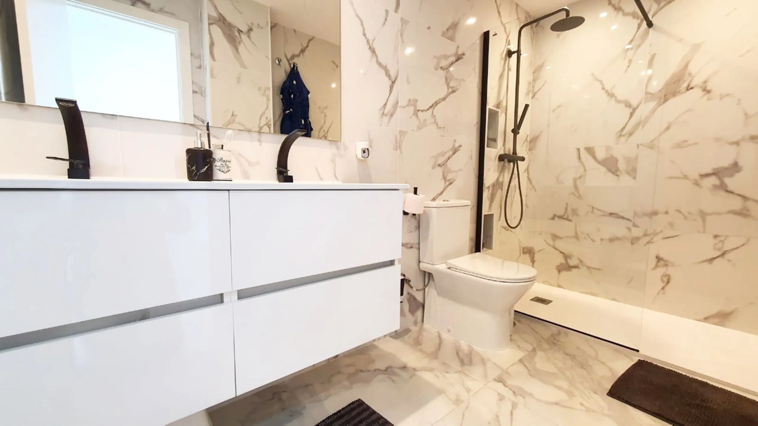 Stunning Fully Renovated Apartment – Fuengirola