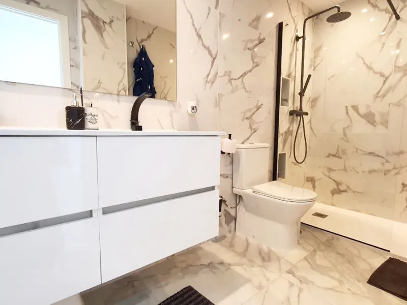 Stunning Fully Renovated Apartment – Fuengirola
