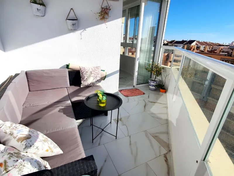 Stunning Fully Renovated Apartment – Fuengirola