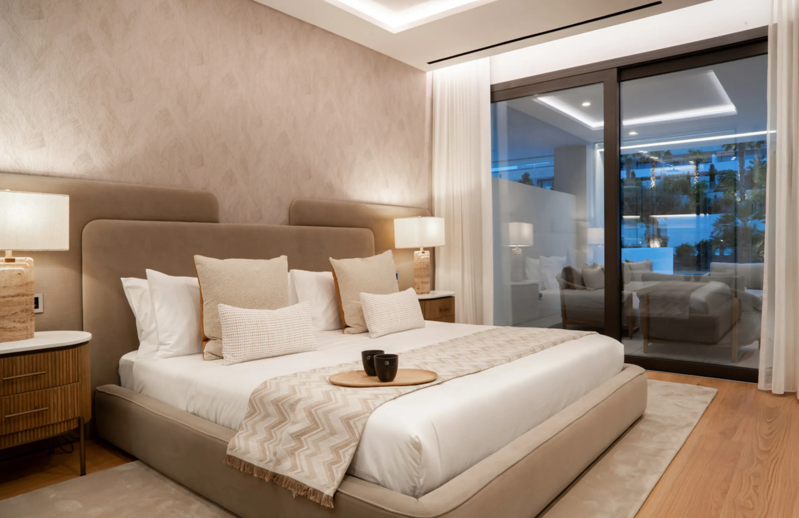 This exquisite 4-bedroom duplex in Epic Marbella by Fendi offers the ultimate in luxury living on Marbella's prestigious Golden Mile. With 337.94 m² of beautifully designed interiors and a 105.38 m² private terrace, this brand-new residence is the perfect