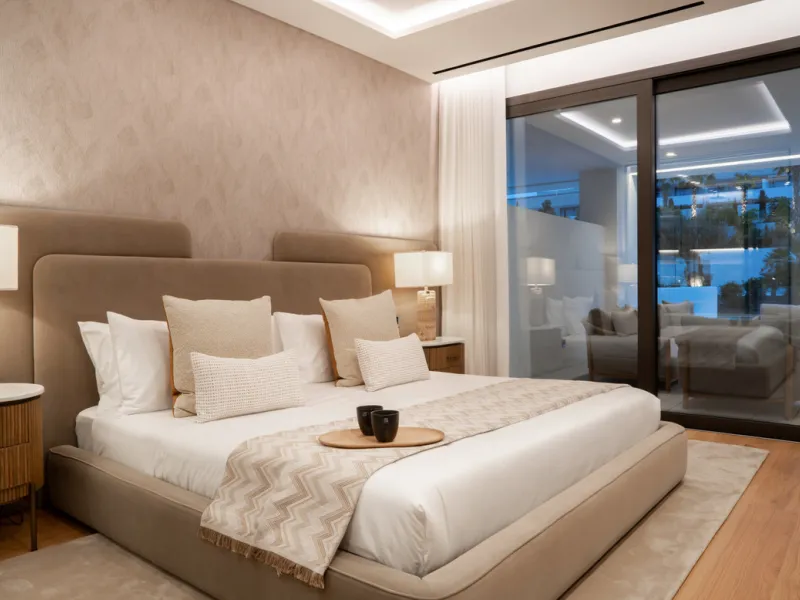 This exquisite 4-bedroom duplex in Epic Marbella by Fendi offers the ultimate in luxury living on Marbella's prestigious Golden Mile. With 337.94 m² of beautifully designed interiors and a 105.38 m² private terrace, this brand-new residence is the perfect