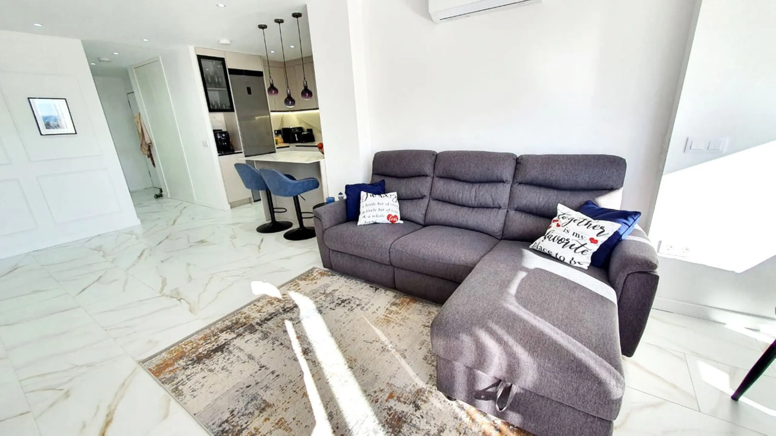 Stunning Fully Renovated Apartment – Fuengirola