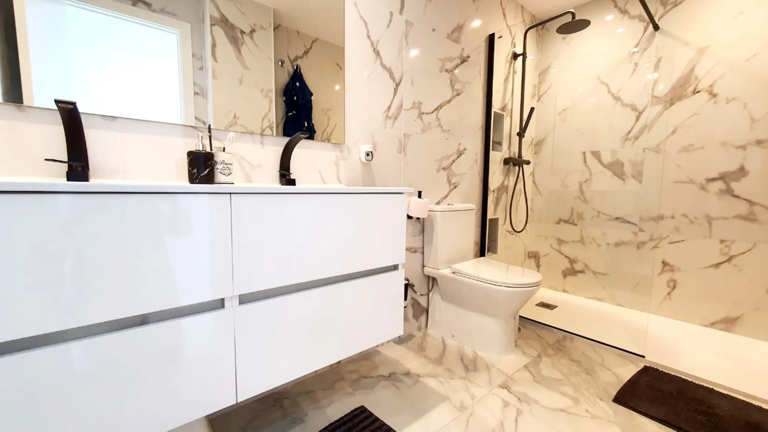 Stunning Fully Renovated Apartment – Fuengirola