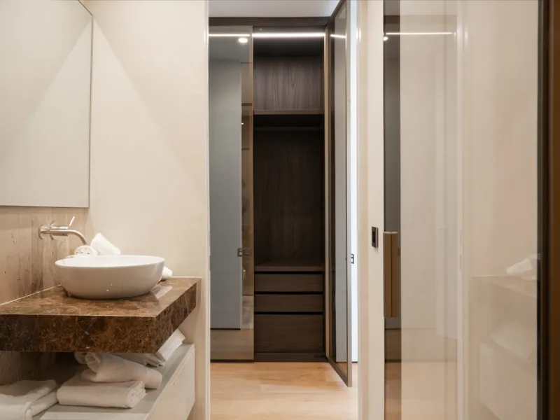 This exquisite 4-bedroom duplex in Epic Marbella by Fendi offers the ultimate in luxury living on Marbella's prestigious Golden Mile. With 337.94 m² of beautifully designed interiors and a 105.38 m² private terrace, this brand-new residence is the perfect