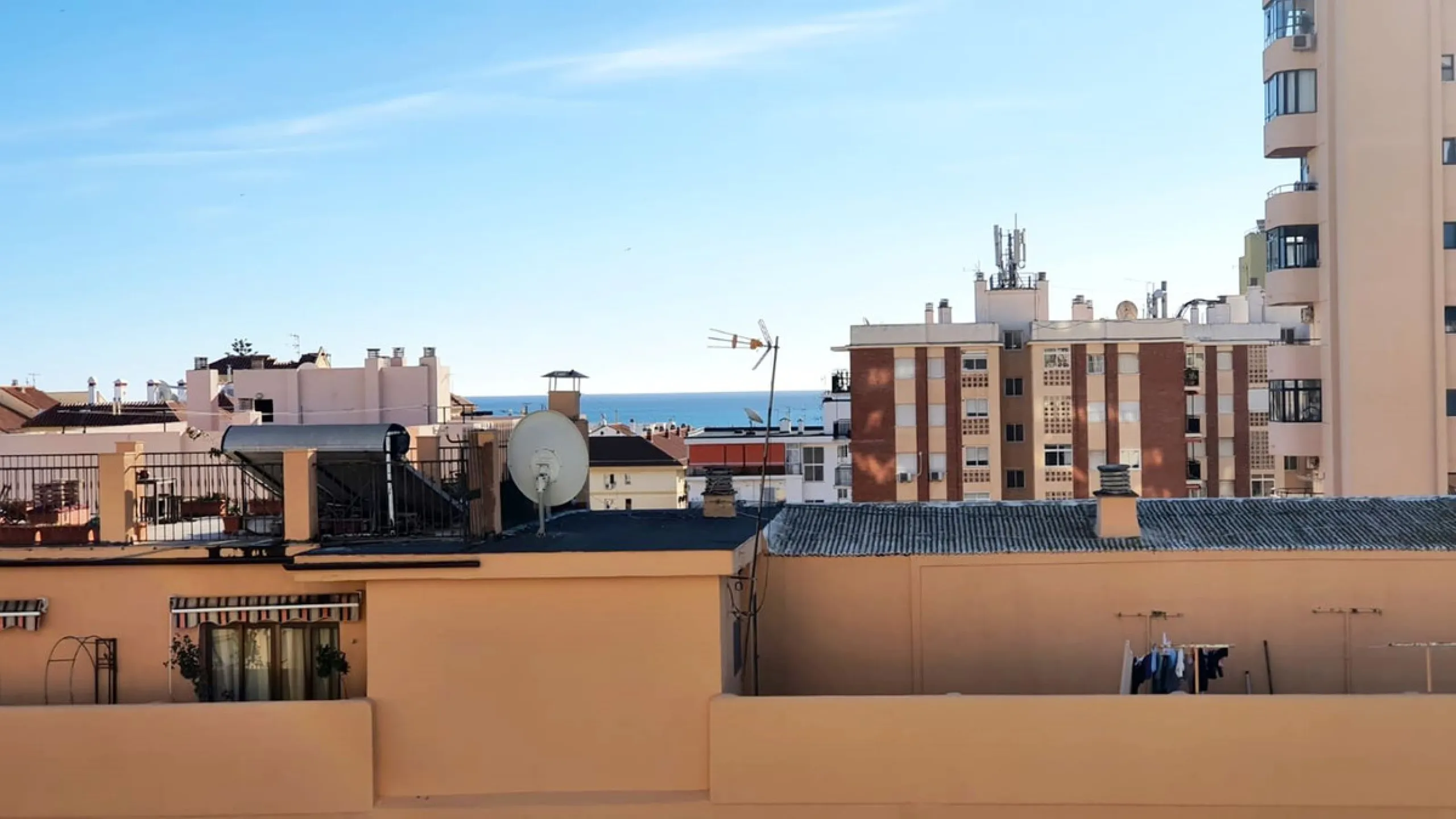 Stunning Fully Renovated Apartment – Fuengirola