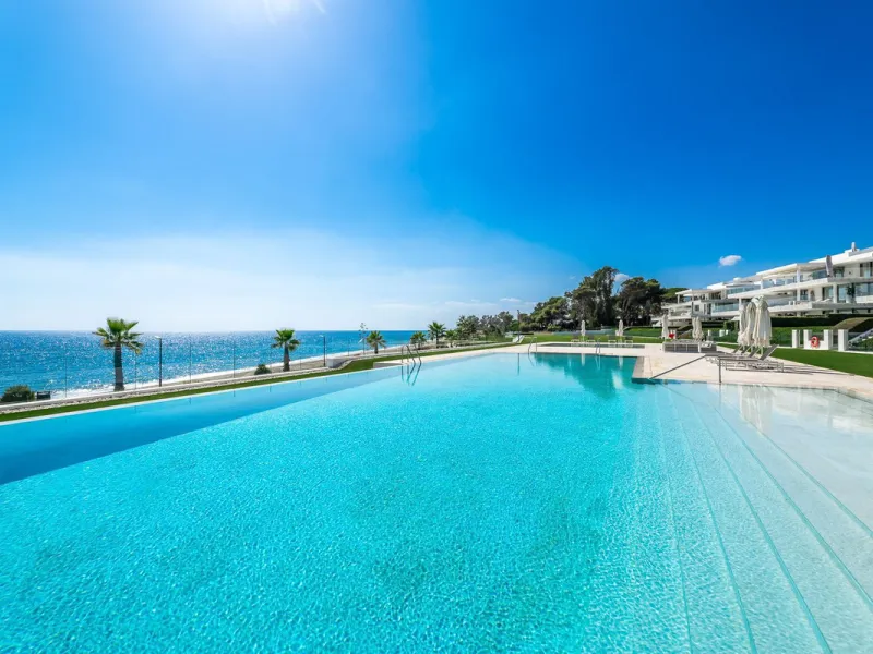Luxury Beachfront Apartment in Emare Residential Complex