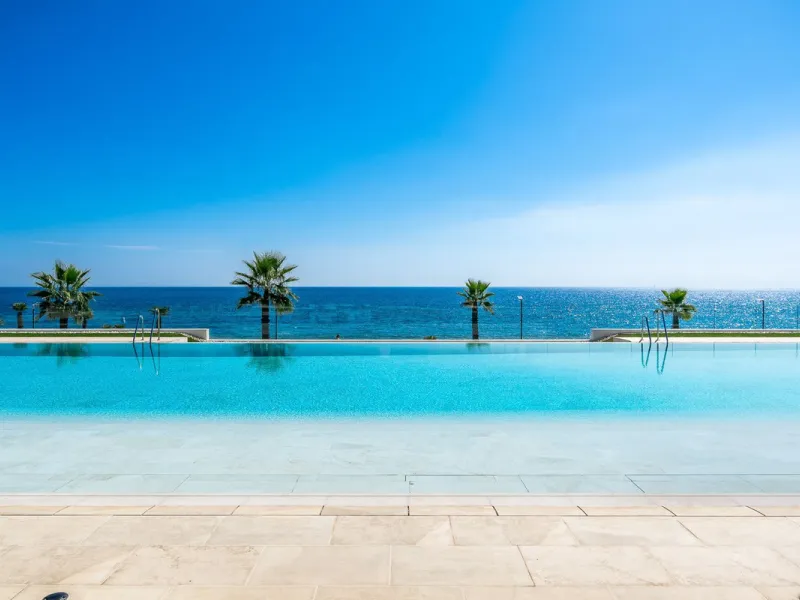 Luxury Beachfront Apartment in Emare Residential Complex