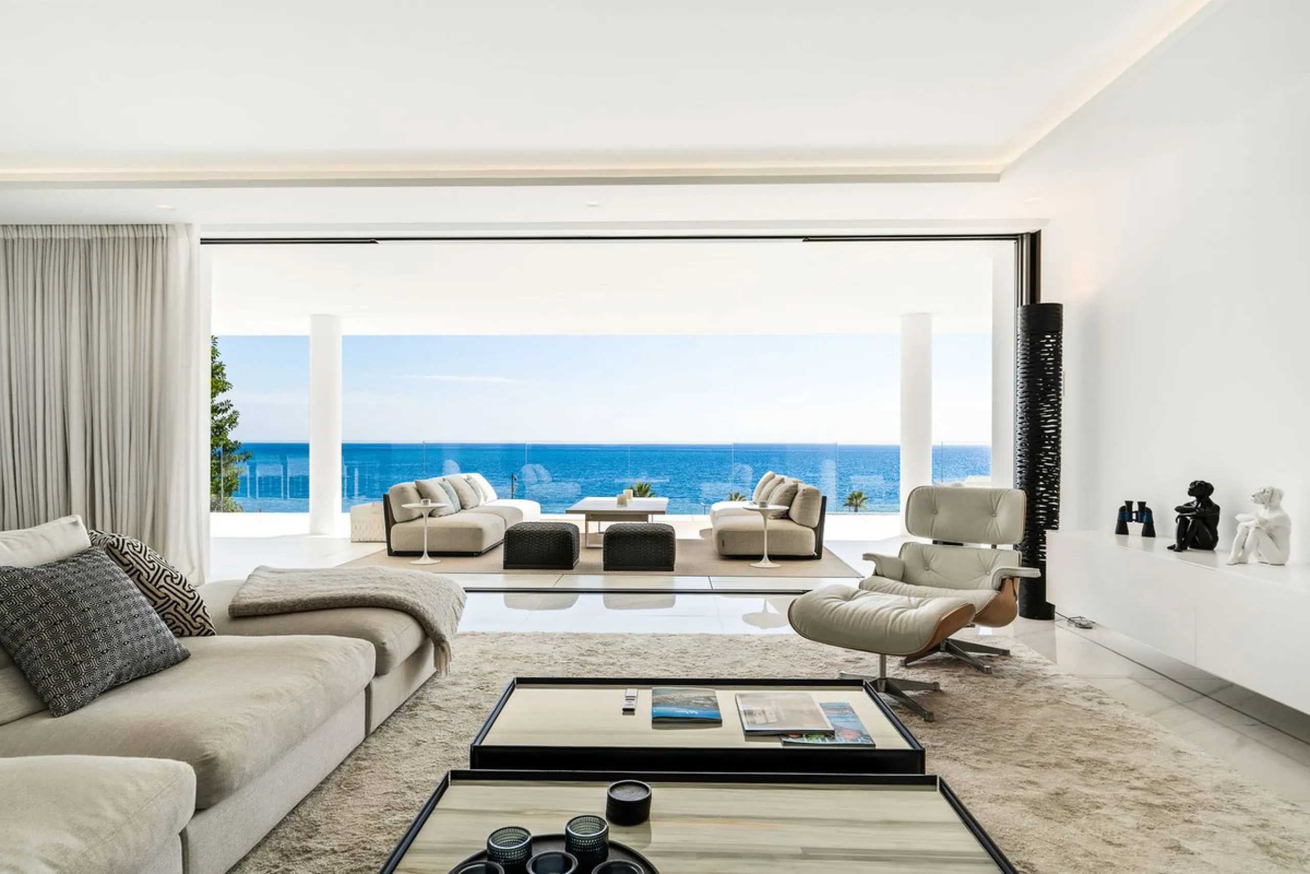 Luxury Beachfront Apartment in Emare Residential Complex