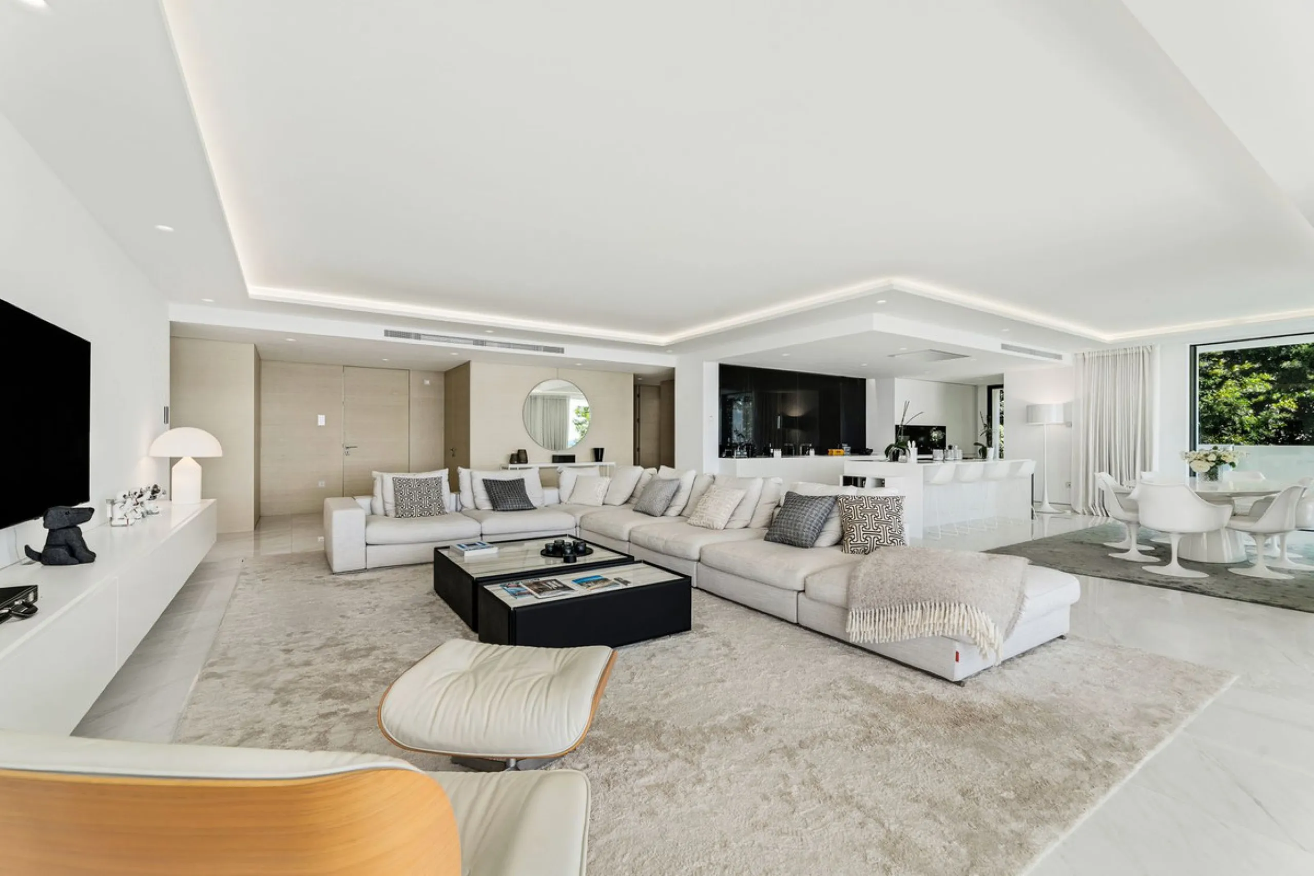 Luxury Beachfront Apartment in Emare Residential Complex