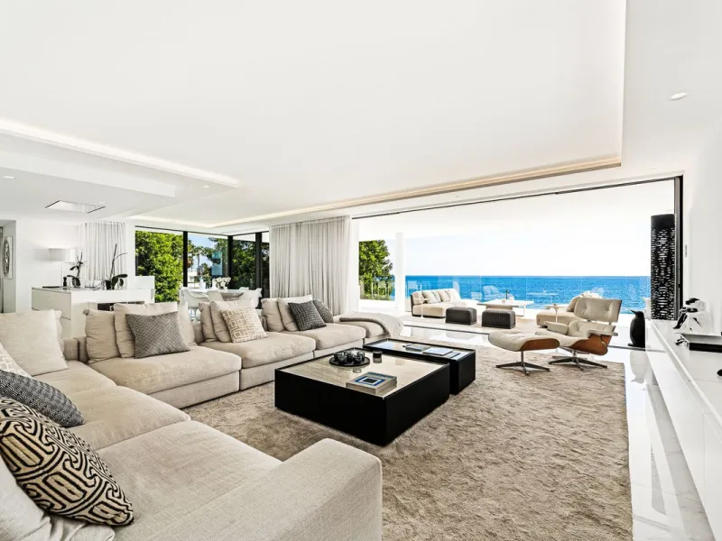 Luxury Beachfront Apartment in Emare Residential Complex